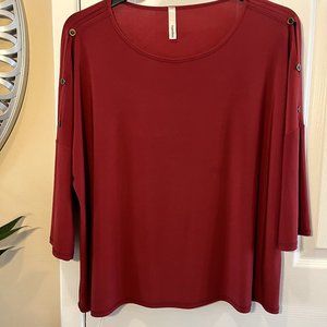Hamilton, red top, open sleeved, large